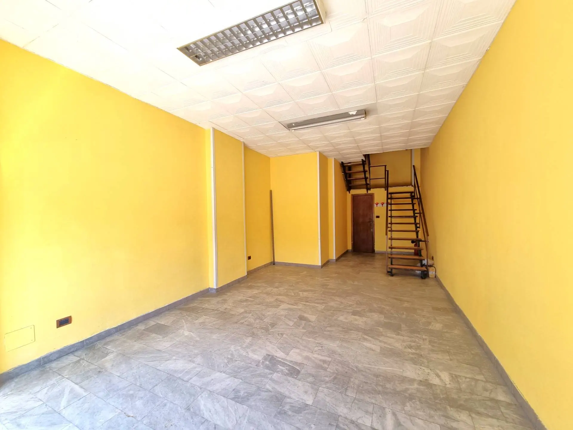 Immagine per Negozio in vendita a Catanzaro viale dei Bizantini 37