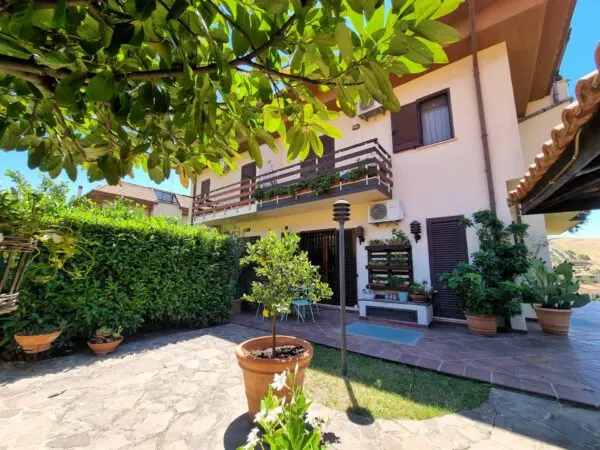 Villetta A Schiera via Ugo Ortona, Catanzaro