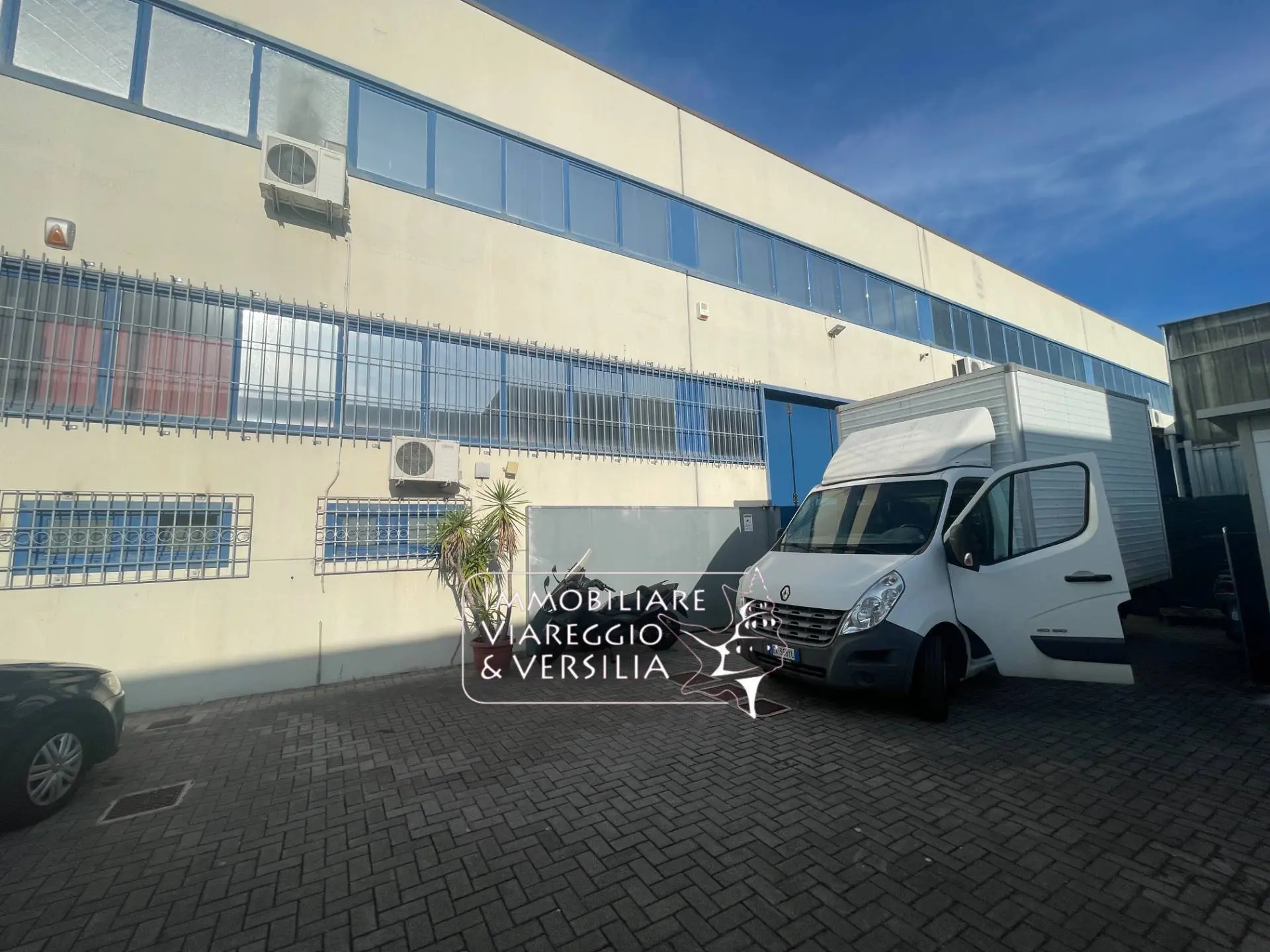 Immagine per Laboratorio in vendita a Viareggio via Libeccio 100