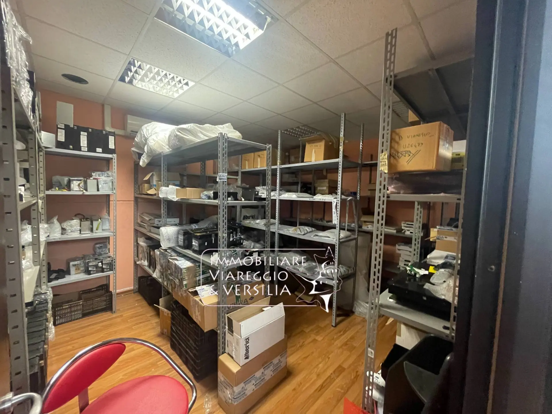 Immagine per Laboratorio in vendita a Viareggio via Libeccio 100
