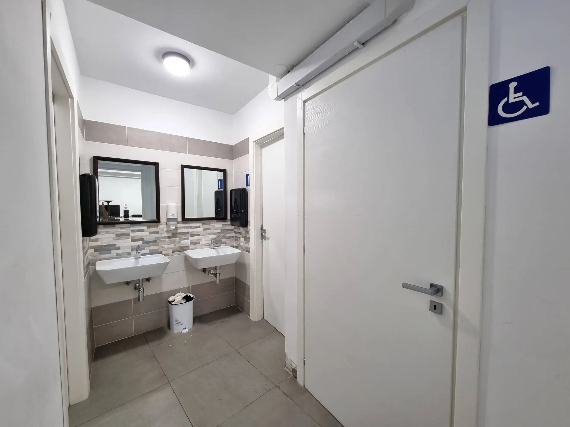Immagine per Attività Commerciale in affitto a Catanzaro via Alcide De Gasperi 