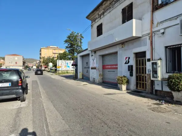 Negozio via Nazionale 145, Catanzaro