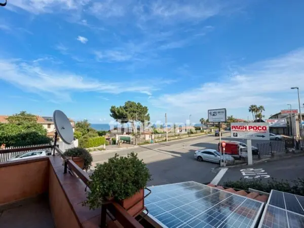 Appartamento via Vampolieri, Aci Catena