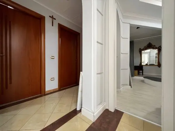 Negozio viale Crotone 37q, Catanzaro