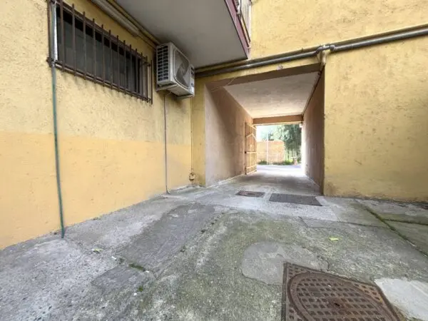 Box / Posto Auto via Fiume 50, Catanzaro