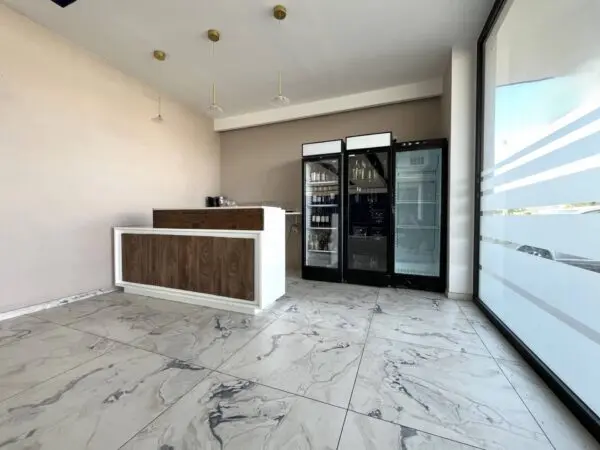 Negozio via Risorgimento 21, San Floro