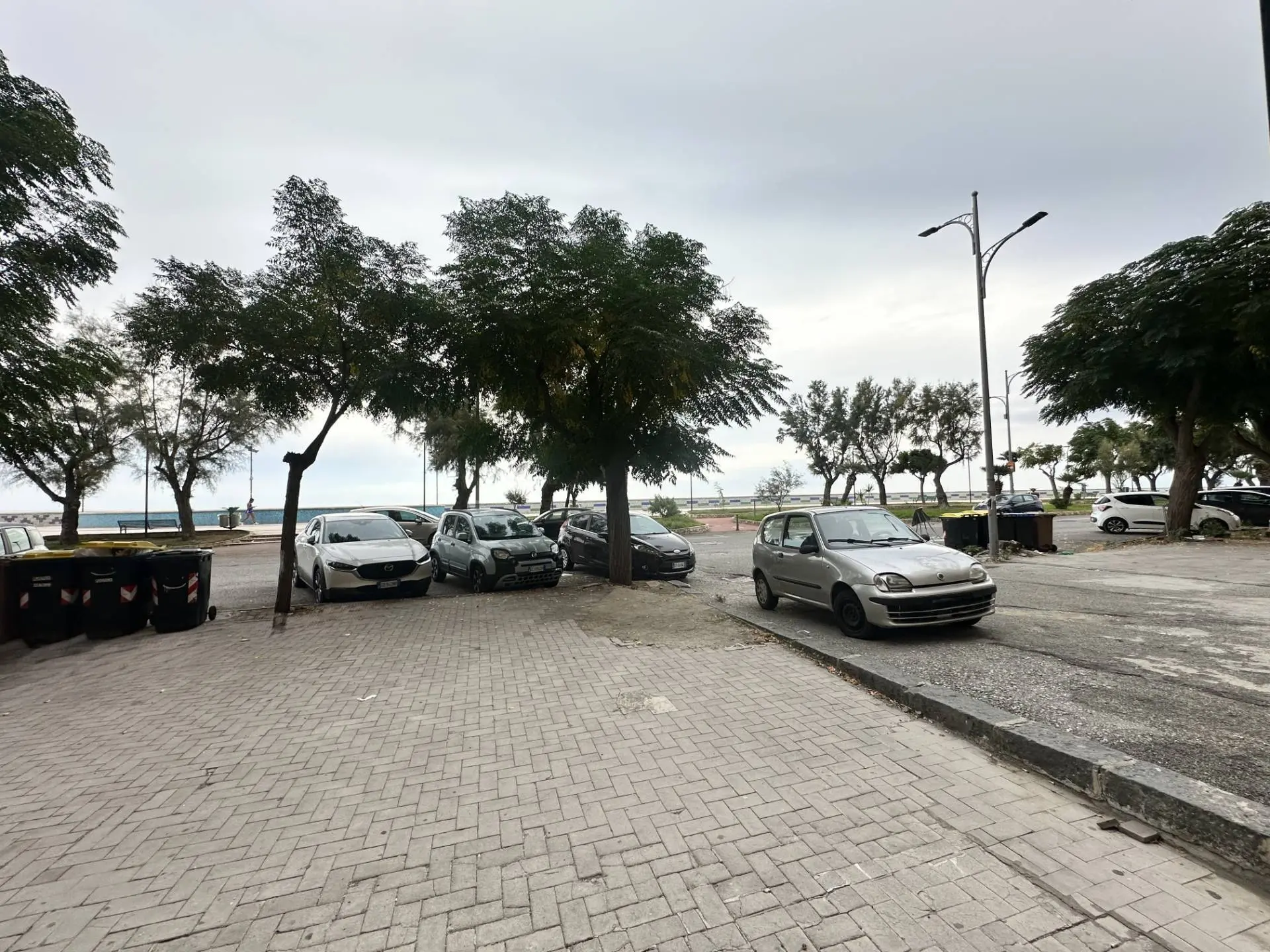 Immagine per Negozio in affitto a Catanzaro via Lungomare Stefano Pugliese 55