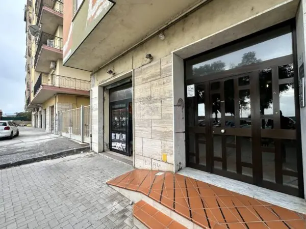 Negozio via Lungomare Stefano Pugliese 55, Catanzaro
