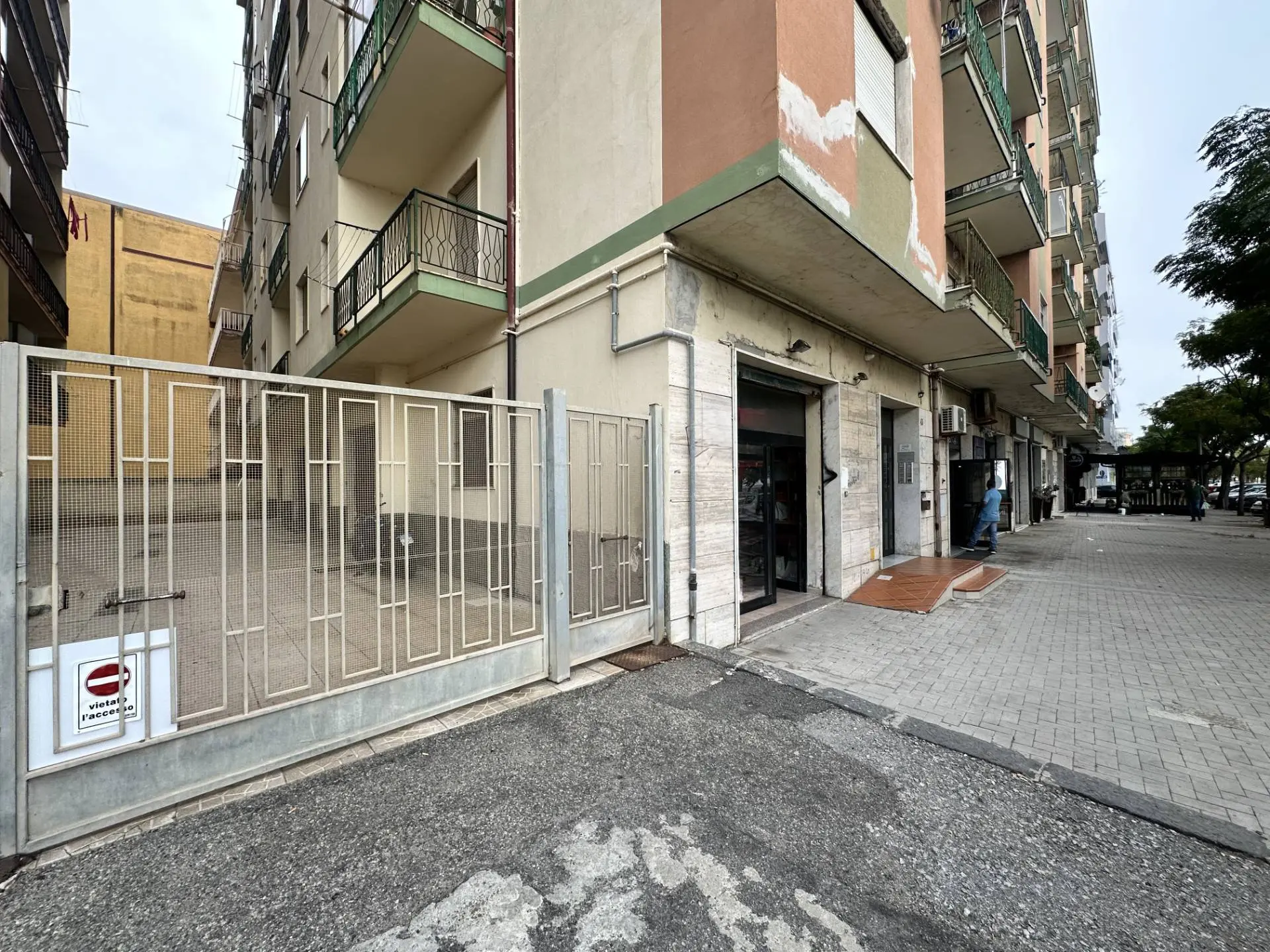Immagine per Negozio in affitto a Catanzaro via Lungomare Stefano Pugliese 55