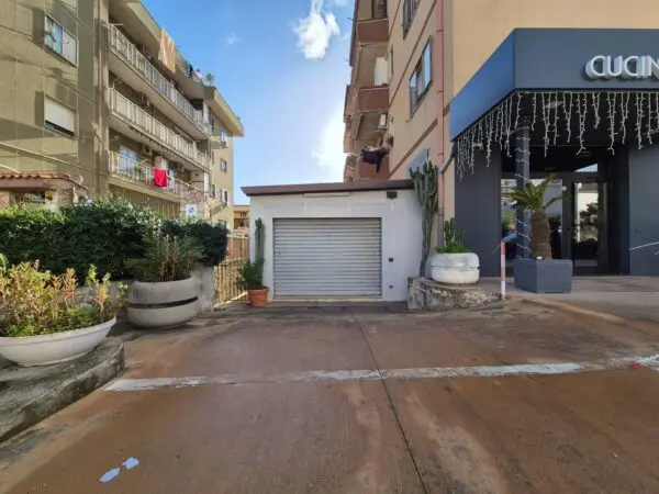 Negozio viale Crotone 202, Catanzaro