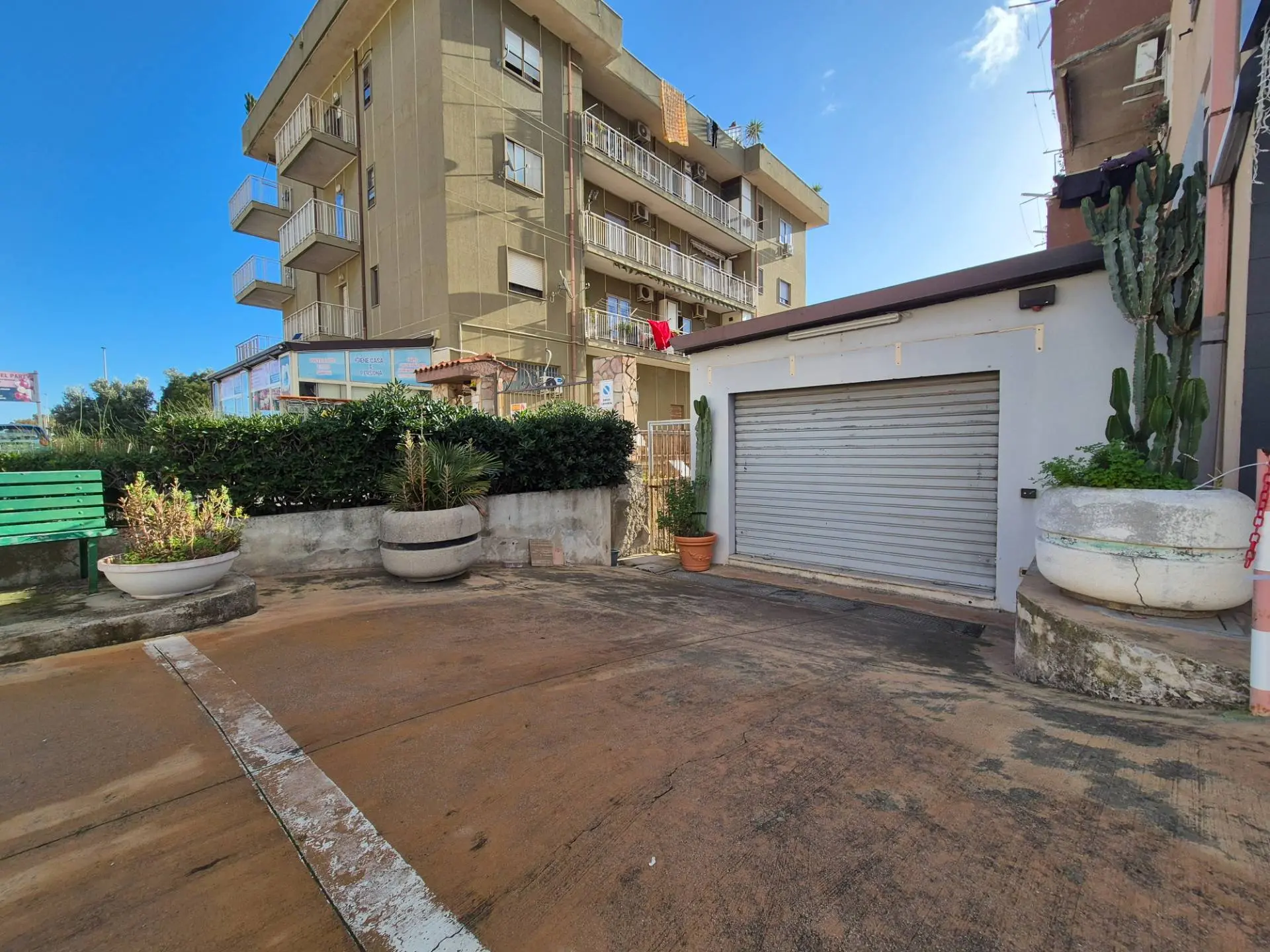 Immagine per Negozio in affitto a Catanzaro Viale Crotone 202