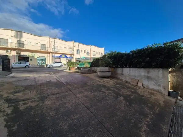 Negozio viale Crotone 202, Catanzaro