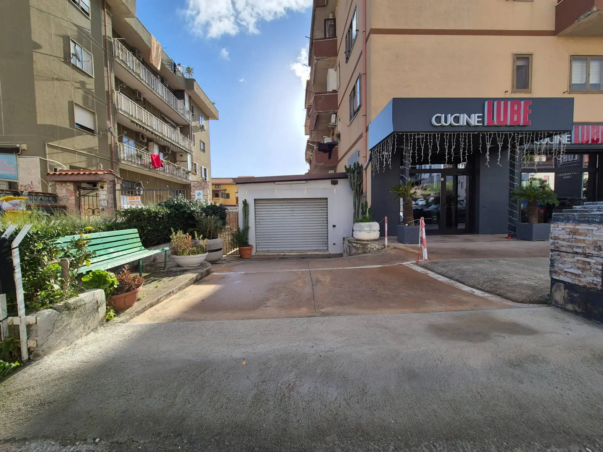 Immagine per Negozio in affitto a Catanzaro Viale Crotone 202
