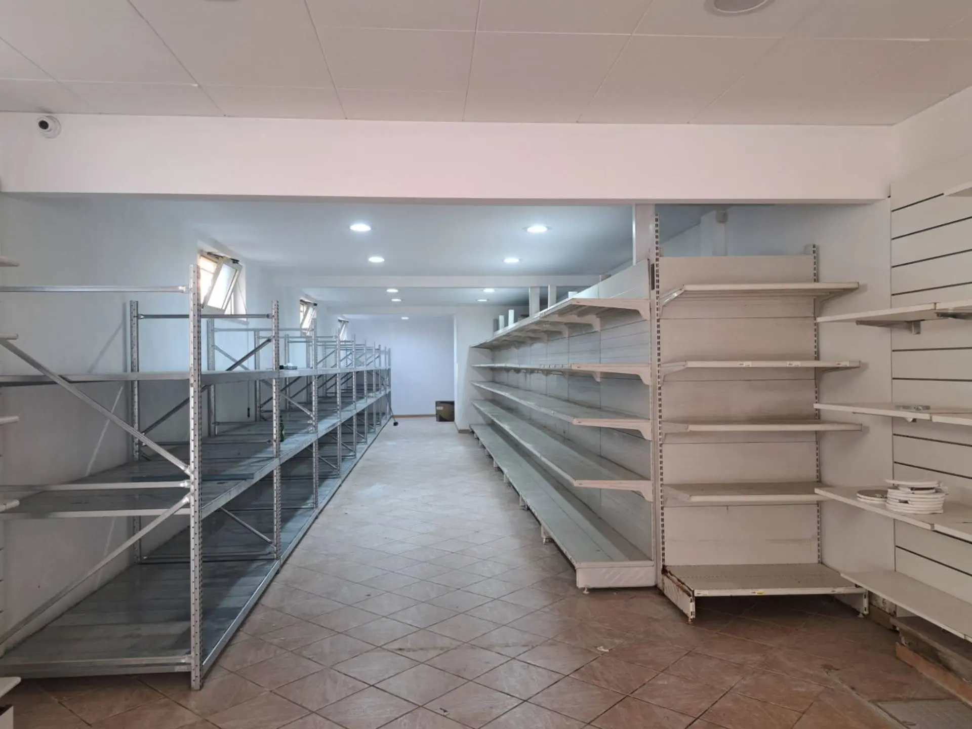 Immagine per Negozio in affitto a Catanzaro Viale Crotone 202
