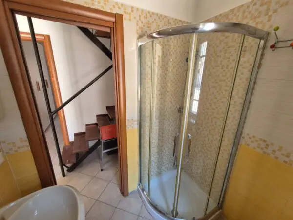 Appartamento via Nicea 18, Catanzaro