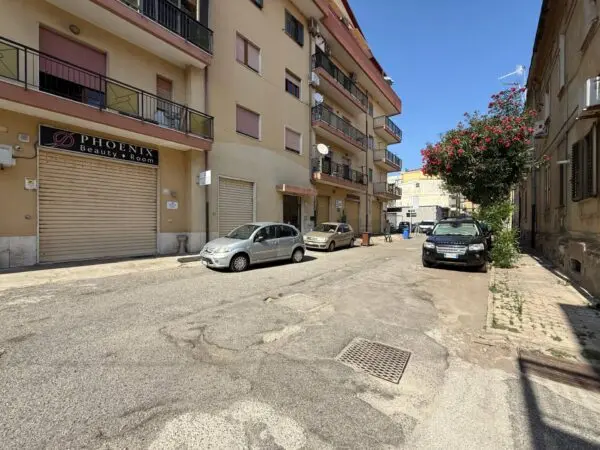 Magazzino via Genova, Catanzaro