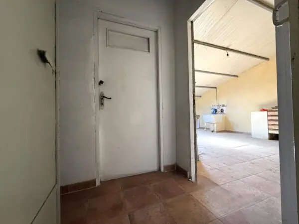 Magazzino via Genova, Catanzaro