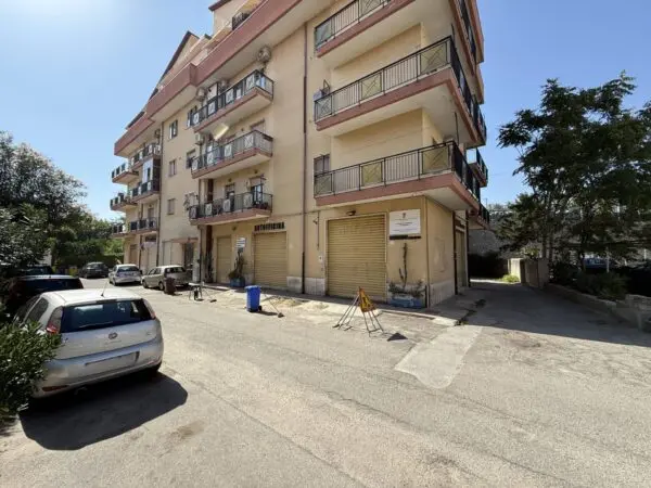 Magazzino via Genova, Catanzaro