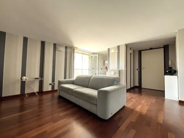 Appartamento via Delle Rose 481, Squillace