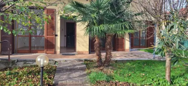 Villa via Monte Grappa, Lonate Pozzolo