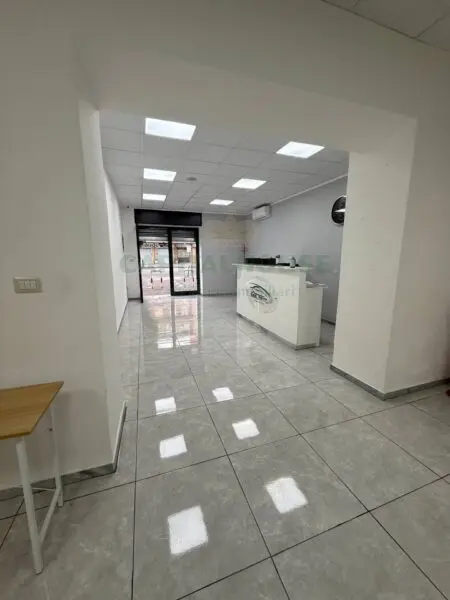Locale Commerciale corso Umberto I, Marigliano