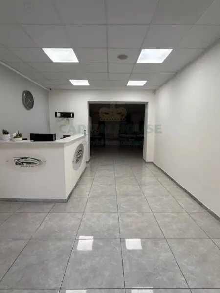 Locale Commerciale corso Umberto I, Marigliano