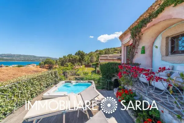 Villa via Monti Corru Snc, Arzachena