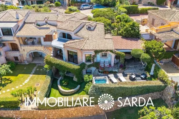 Villa via Monti Corru Snc, Arzachena
