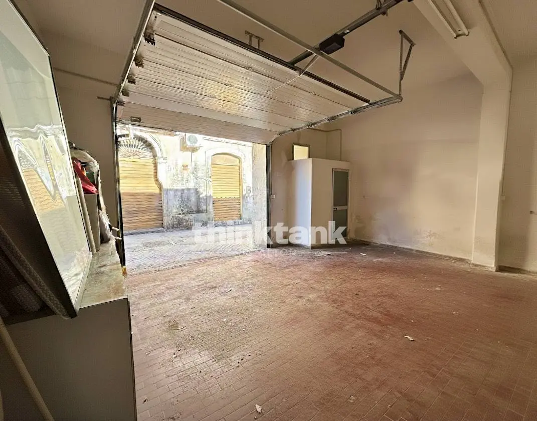 Immagine per Box / Posto auto in vendita a Siracusa via calatafimi 