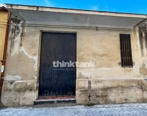 Magazzino via Generale Carini, Siracusa