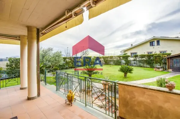 Villa via Tito Poggi 15, Roma