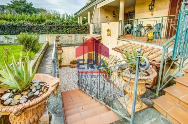Villa via Tito Poggi 15, Roma