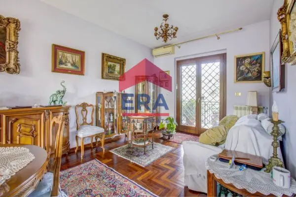 Villa via Tito Poggi 15, Roma