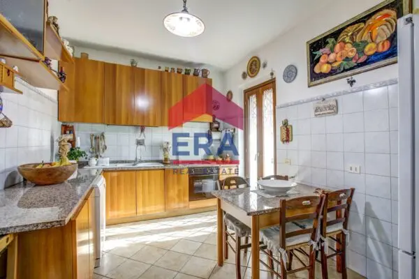 Villa via Tito Poggi 15, Roma