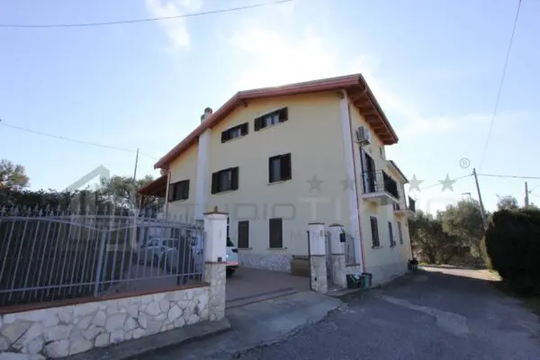 Casa Indipendente via Badessa Snc, Cosenza