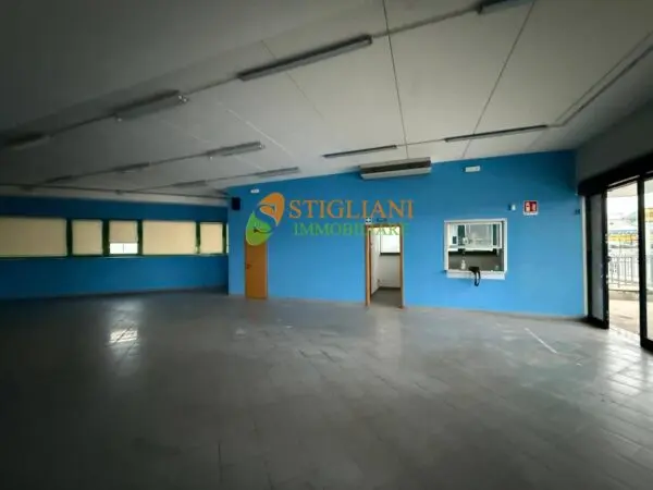 Immagine per Locale Commerciale in affitto a Campobasso Colle delle Api 