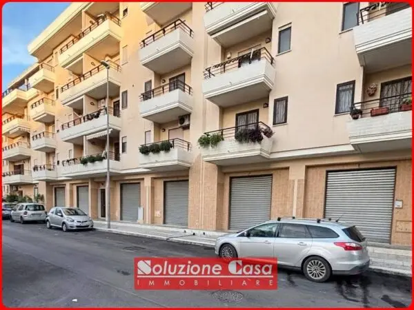 Locale Commerciale Via Gen. Del Vento, Canosa Di Puglia