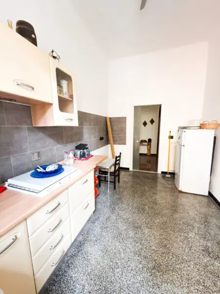 Monolocale via Tortosa, Marassi, Genova