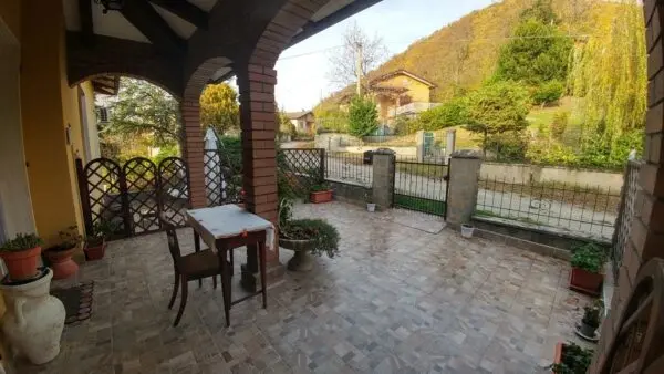 Villa via Rosola 3132, Zocca
