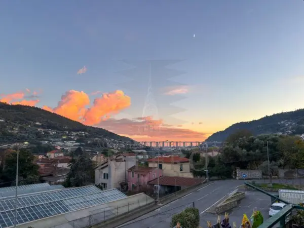 Trilocale via Giuseppe Verdi 62, Camporosso