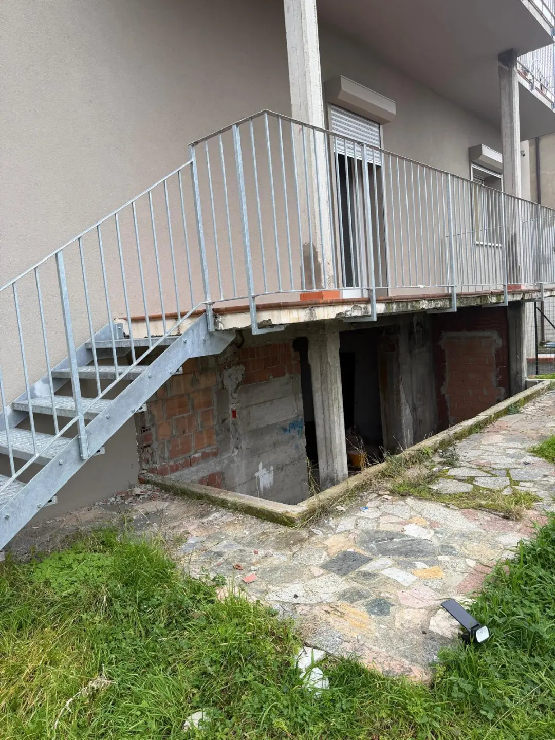 Immagine per Locale commerciale in vendita a Luni via Rozzone 1