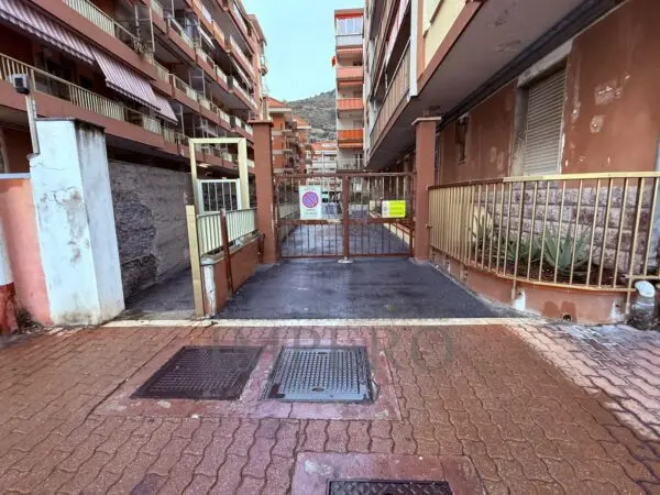 Garage via Passeggiata Trento E Trieste 1, Ventimiglia
