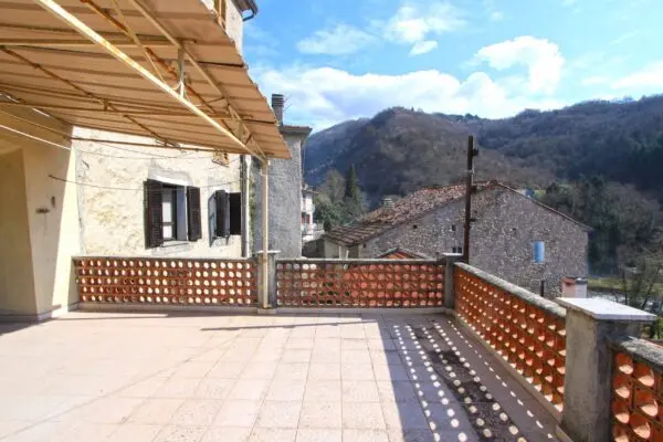 Terratetto piazza Vegliante Torri 2, Licciana Nardi