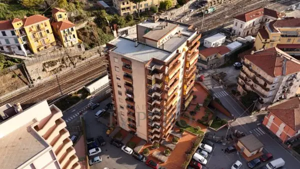 Trilocale via San Secondo 15, Ventimiglia
