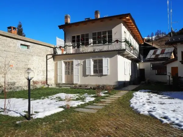 Appartamento via Bouvier, Cesana Torinese