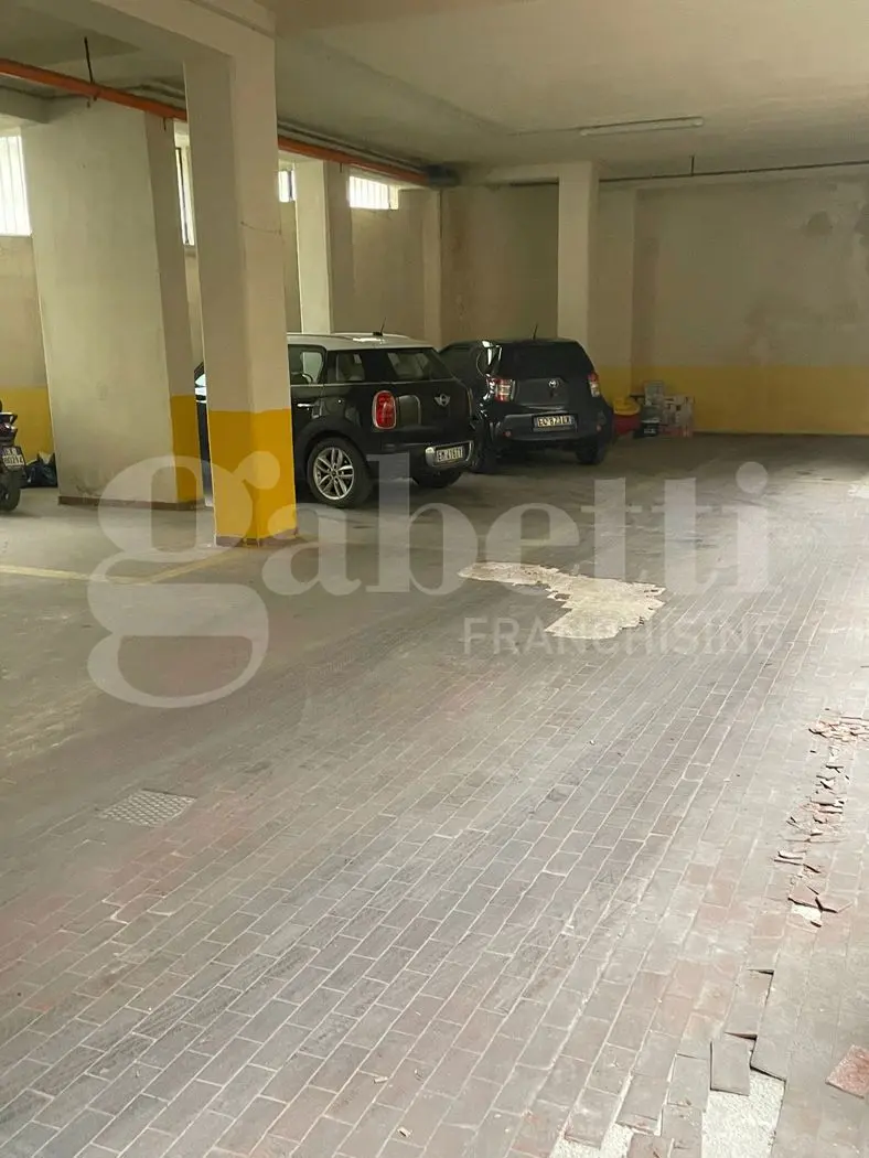 Immagine per Box - Posto auto in vendita a Barletta via Capua