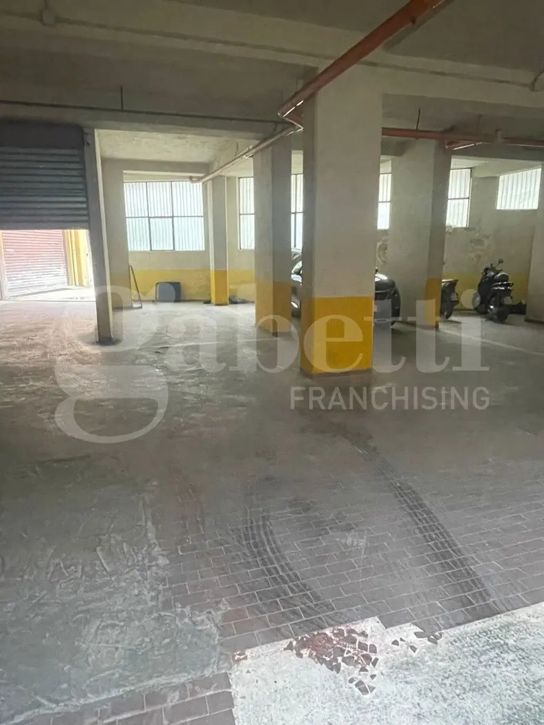Immagine per Box - Posto auto in vendita a Barletta via Capua
