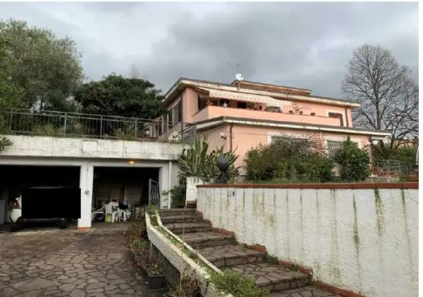 Villa via Montepertico 112, La Spezia