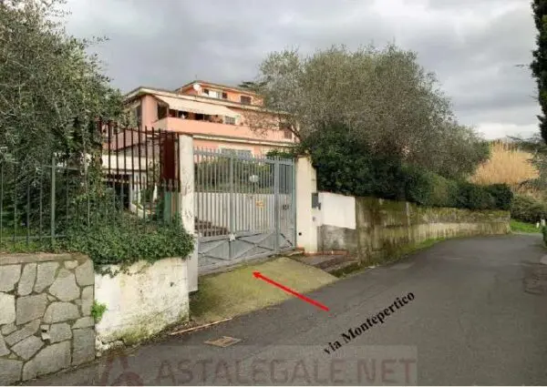 Villa via Montepertico 112, La Spezia
