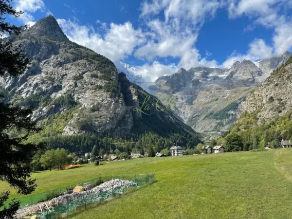 Trilocale strada Del Villair 22, Courmayeur